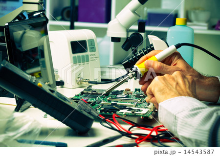 The soldering of chips  14543587