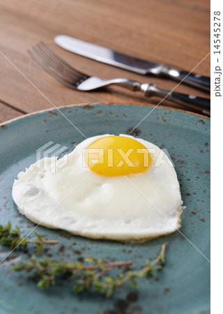 Fried egg 14545278