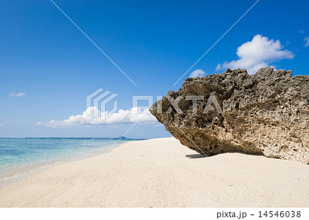 沖縄のビーチ・瀬底ビーチ 14546038