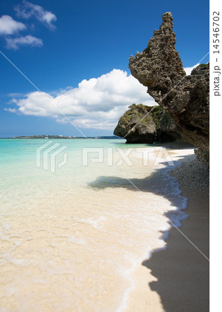 沖縄のビーチ・瀬底ビーチ 14546702