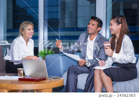 Corporate_3person_11 Corporate_3person_11 14562363