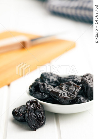 pitted prunes pitted prunes 14563763