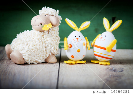 Easter decoration with eggs and cute lamb Easter decoration with eggs and cute lamb 14564281