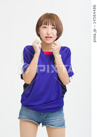 サムライブルーのユニフォームを着た可愛い女の子 14564486