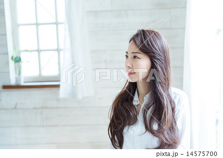 ウェーブへアの女性 ウェーブへアの女性 14575700