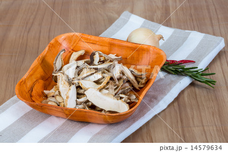 Dry shiitake Dry shiitake 14579634