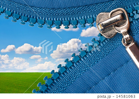 Zipper with sea pebbles 14581063