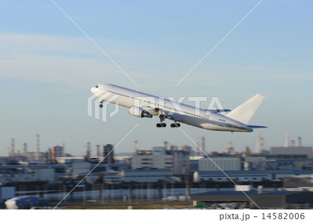B767-300 14582006
