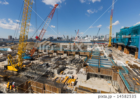 再開発中の豊洲地区 14582535