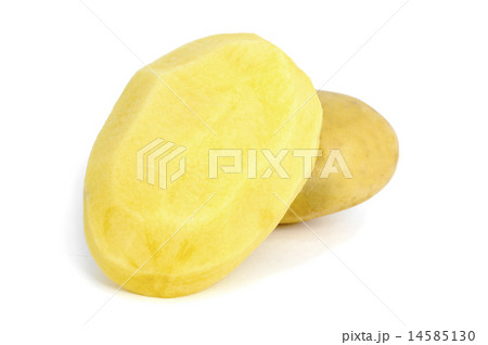 peeled raw potatoes 14585130