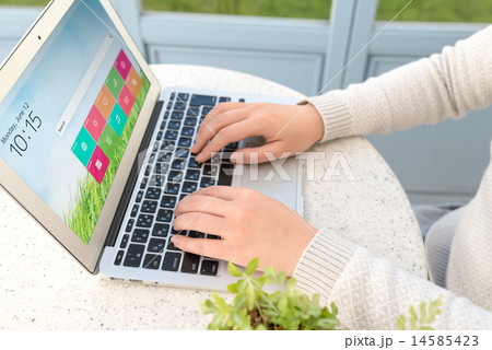 パソコン 14585423