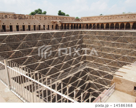 インドで話題の新しい観光スポットチャンド・バリ　階段井戸 14586368