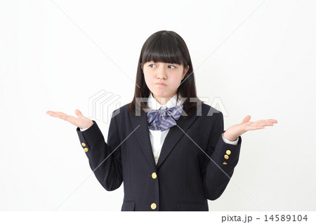 呆れている女子校生 呆れている女子校生 14589104