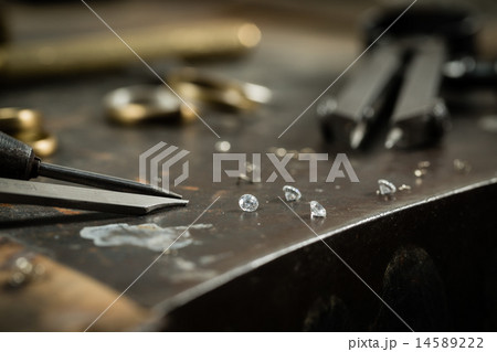 Working desk for craft jewelery making 14589222