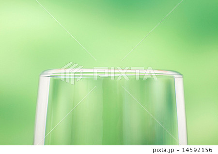 いっぱいの水 14592156