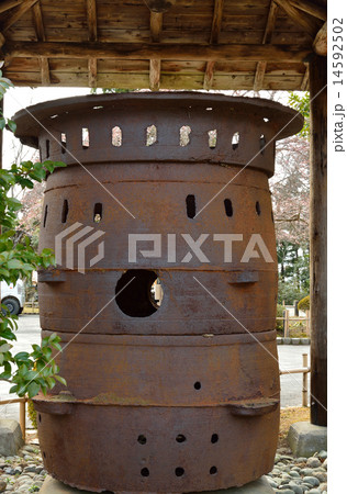 塩竃散歩:甑炉型鋳銭釜 鹽竃神社境内 塩竃散歩:甑炉型鋳銭釜 鹽竃神社境内 14592502