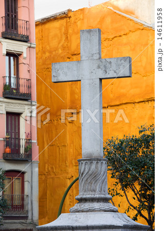 Cross at the Plaza de Puerta Cerrada in Madrid 14611958