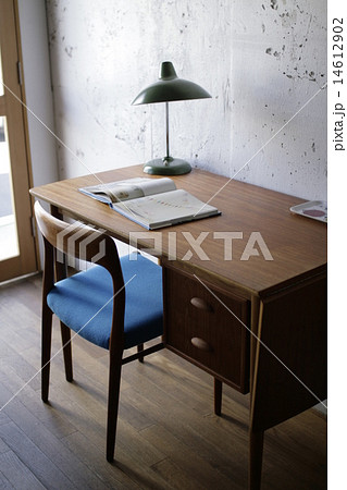 desk 14612902