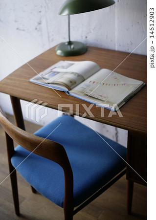 desk 14612903