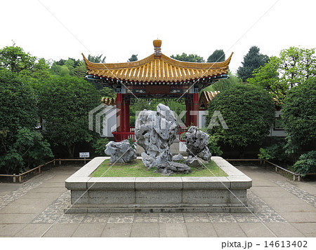 川崎市川崎区にある瀋秀園の太湖石 14613402