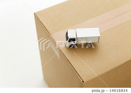 トラックと箱 トラックと箱 14616834