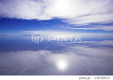 ミラーレイクのウユニ塩湖 14636655