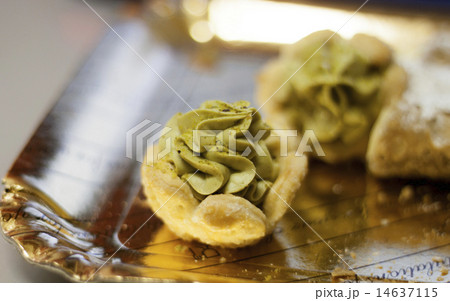 sweet pistachio 14637115