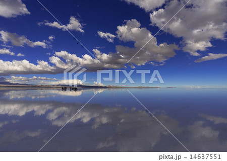 ミラーレイクのウユニ塩湖 14637551