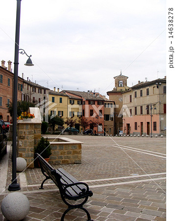 old house entwined with climbing plants 14638278