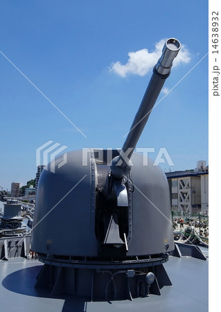 護衛艦 ゆうぎり 主砲・単装速射砲 ( 海上自衛隊 横須賀基地 ) 護衛艦 ゆうぎり 主砲・単装速射砲 ( 海上自衛隊 横須賀基地 ) 14638932