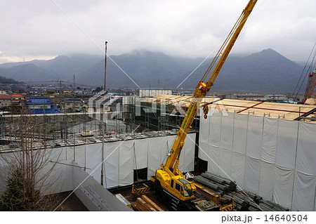 小学校建設現場（大型クレーン） 14640504