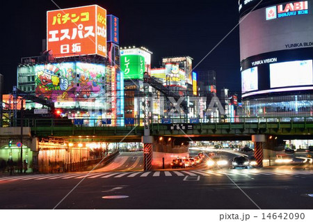 新宿西口・大ガードから見た歌舞伎町の夜 14642090