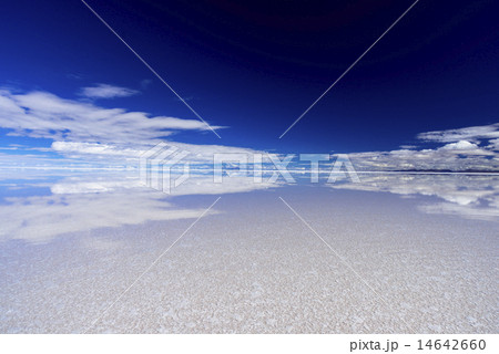 ミラーレイクのウユニ塩湖 14642660