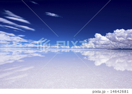 ミラーレイクのウユニ塩湖 14642681