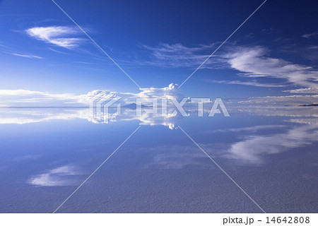 ミラーレイクのウユニ塩湖 14642808