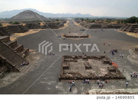 メキシコ　テオティワカン遺跡　死者の大通り 14690805