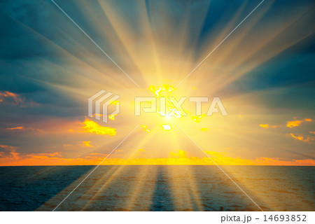 Sunset above the sea 14693852