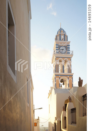 サントリーニ島フィラの街並み 14695359