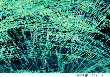 broken windshield in car accident  14702487
