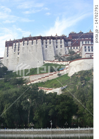 potala palace,tibet ,china 14702791