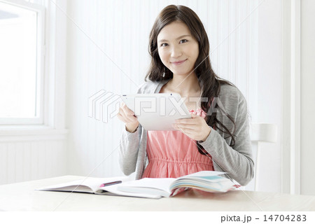 若い女性 14704283