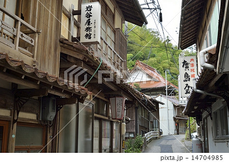 温泉津温泉の町並み 14704985