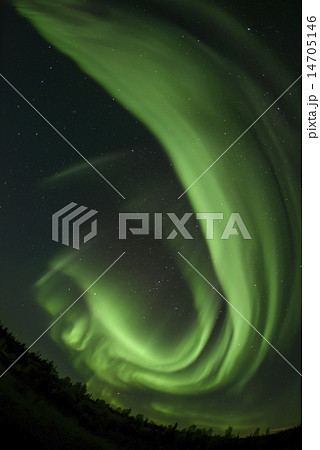 イエローナイフのオーロラ 14705146