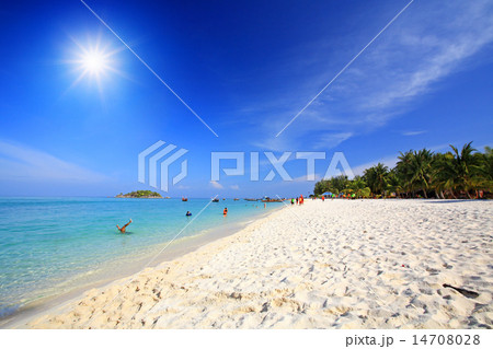White sand beach of Koh Lipe White sand beach of Koh Lipe 14708028