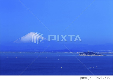 葉山から撮影した富士山と江ノ島 14712379