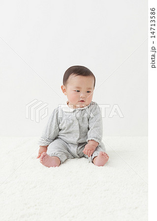 6 months old 14713586