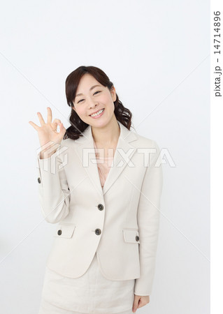 ＯＫをするビジネスウーマン 14714896