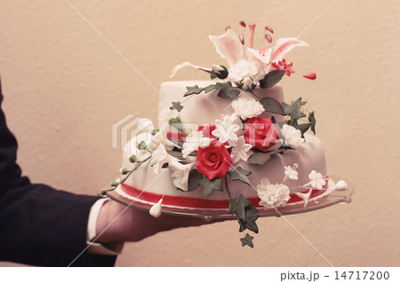 Magnificent cake roses flowers in vintage style 14717200