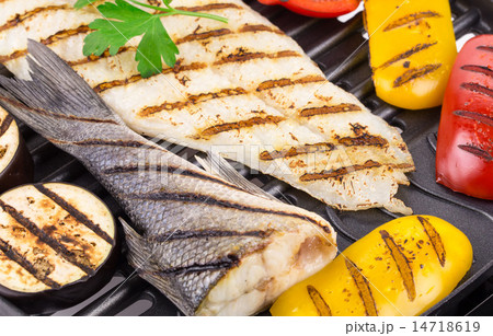 Grilled fish fillet 14718619