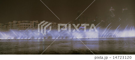 famous dubai musical fountain 14723120